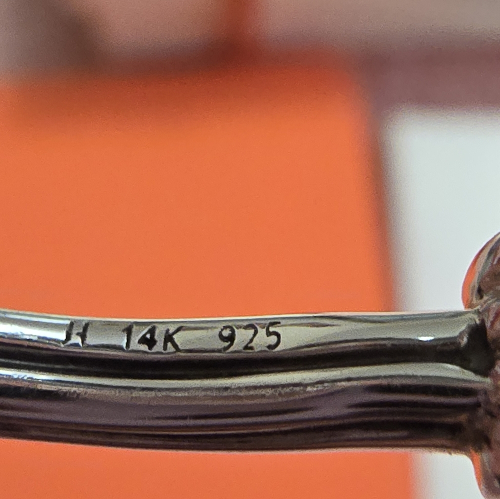 John Hardy Silver & Gold Diamond Heart Ring. - Picture 6 of 6